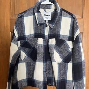 RSQ plaid shacket, size extra extra large, color navy blue and white